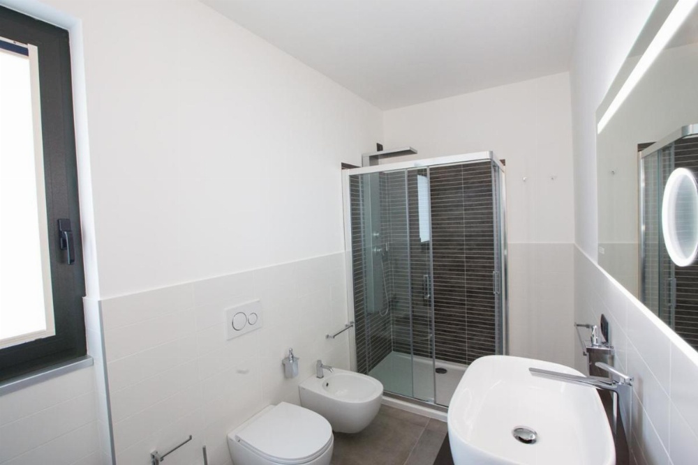 Room image 4