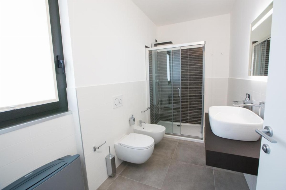 Room image 3